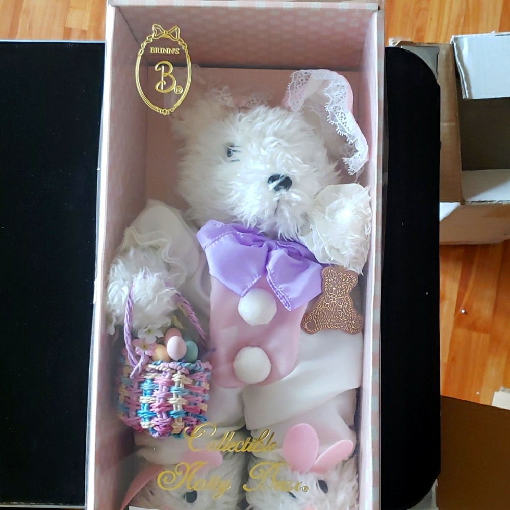 Brinn's Collectable Easter Natty Bear in box